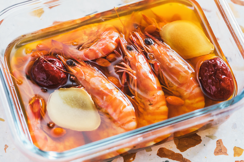 お祝いの席にも！ 紹興酒に一晩漬けた絶品「酔っ払いえび」料理家さんのレシピアマノフーズ公式ブランドサイト