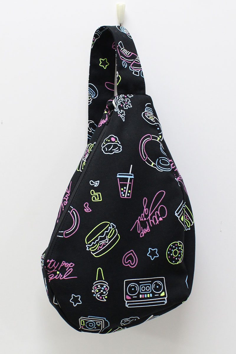 手作りの小さいカバン ミニボディバッグの作り方クロスボディバッグ子ども・メンズにも