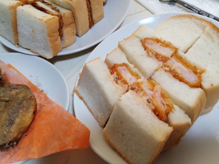 コメダ珈琲「カツサンド」は持ち帰り限定で大きい！美味しい食べ方、カツパンとの違いイチオシichioshi