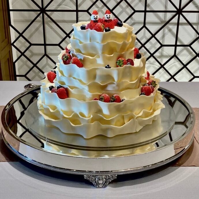 おしゃれ花嫁の定番！「ネイキッドケーキ」最新実例カタログ17ゼクシィ