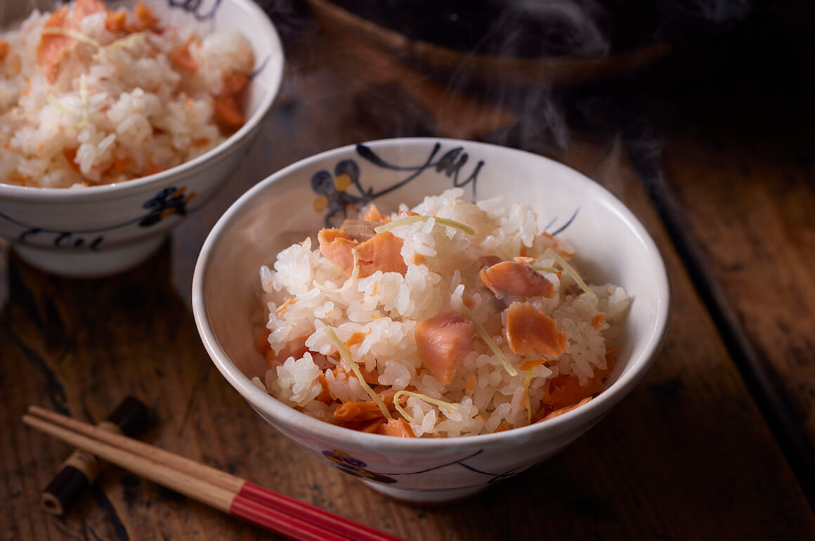 『秋鮭とワカメのだし炊き混ぜご飯』＃白だし