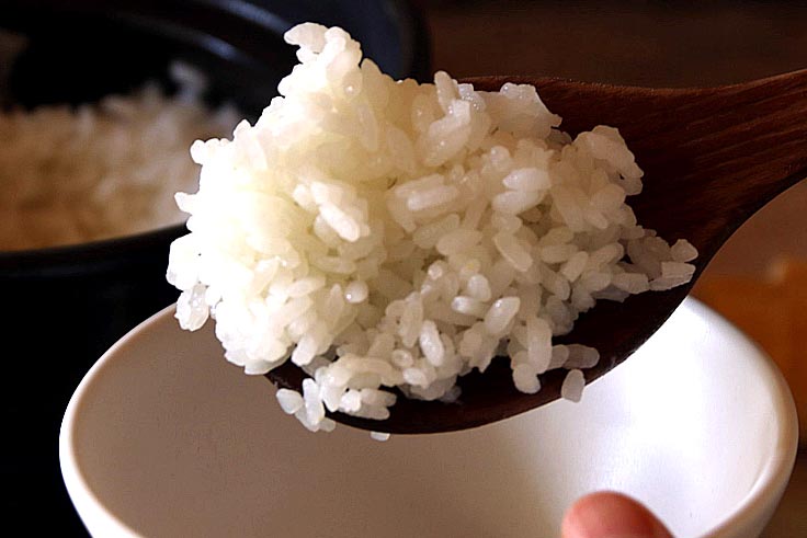 お米炊飯研究所 4 ごはんが毎回おいしくなるお米の計量 基本 〜計量カップ、市販計量カップ、一合枡、一升枡でお米を量ってみる