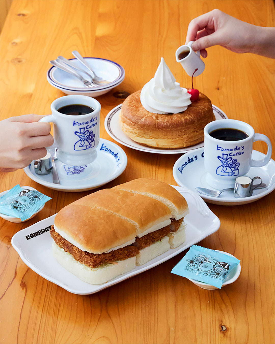 シロノワールあんこ付きさんかく屋根の下