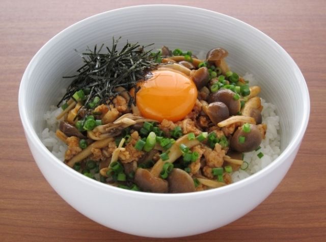 台湾ミンチ丼 テイクアウト