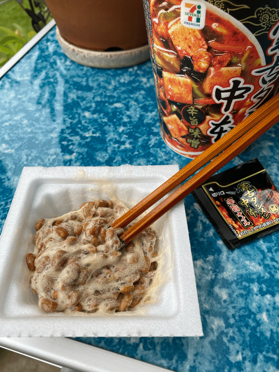 蒙古タンメン中本に納豆を入れてみたすいかの北九州ランチ