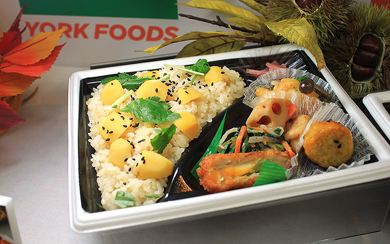 女神のマルシェで放映されました♪イトーヨーカドーオススメ！健康弁当のご紹介！ 食べごたえ満点◎野菜たっぷりの低カロリーなお弁当です！話題のスーパーフードを使用したお弁当と、1 2日分の緑黄色野菜が入ったお弁当の2種類があります！ 皆さんぜひ召し上がって