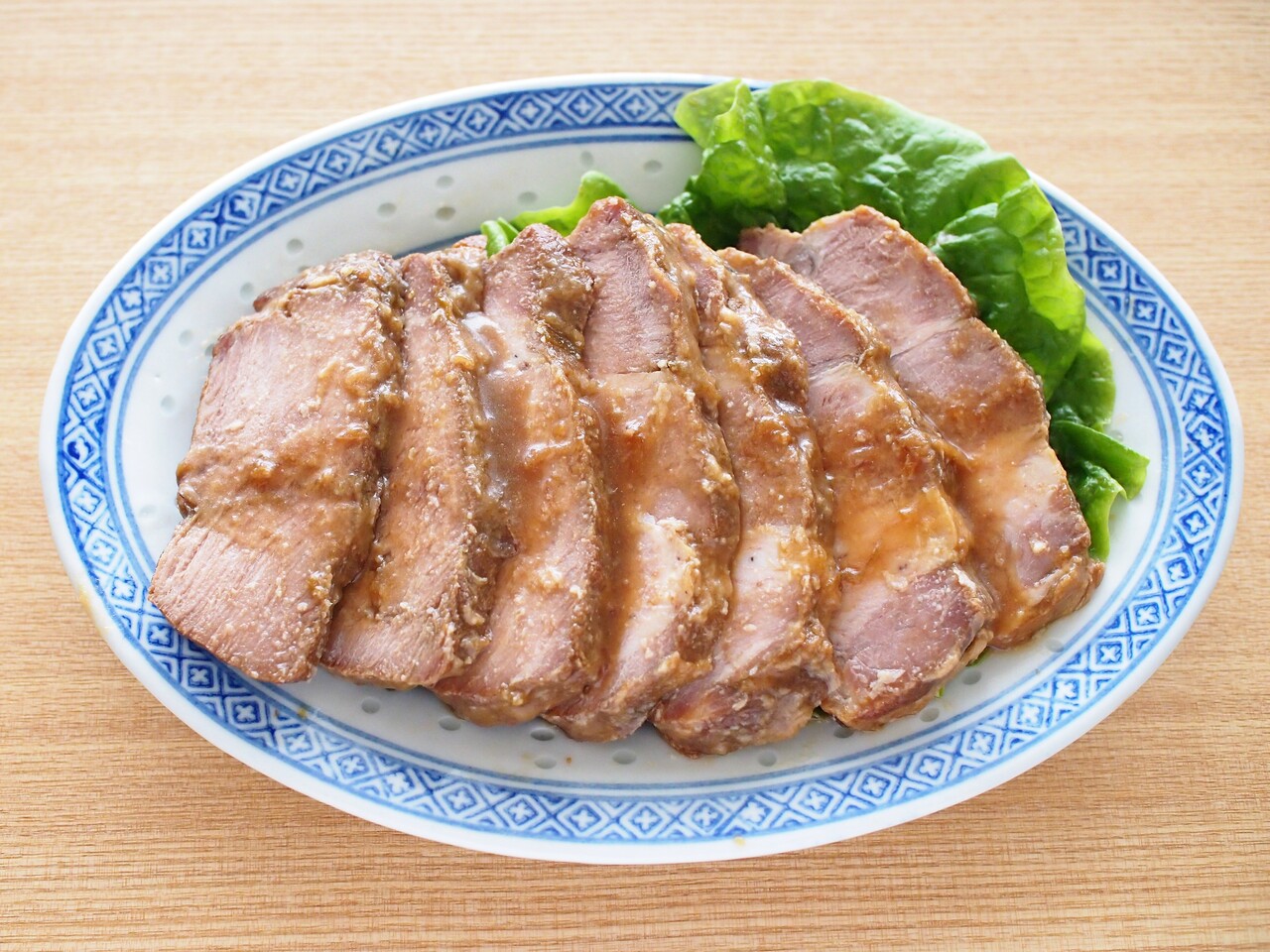 ほったらかしで完成！本格チャーシュー✨塊肉をじっくり煮込んで作るチャーシューも、クックフォーミーならほったらかしておくだけで完成！豚の塊肉だって、柔らかく味がしっかりしみ込んだ本格的な チャーシュー が作れますよ✨ 液晶画面の「レシピ」の「メイン