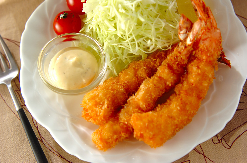 まるで洋食屋さん！エビフライをまっすぐに揚げるコツとは？デリッシュキッチン