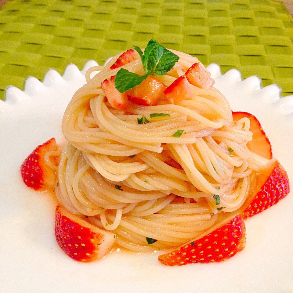 冷製フェデリーニ 鰹のたたき 青唐辛子とニンニクのソースフェデリーニfedelini冷製パスタパスタpastaディチェコdececco鰹カツオかつおかつおのたたきカツオのたたきイタリアイタリア料理イタリアンItalia料理料理好きな人と繋がり