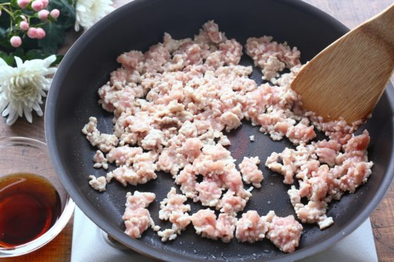簡単！ めんつゆ鶏そぼろ丼
