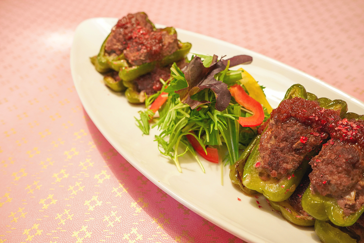 コウケンテツ流 小麦粉なしでお肉が剥がれないピーマンの肉詰め - maiのおうちblog 〜simple life