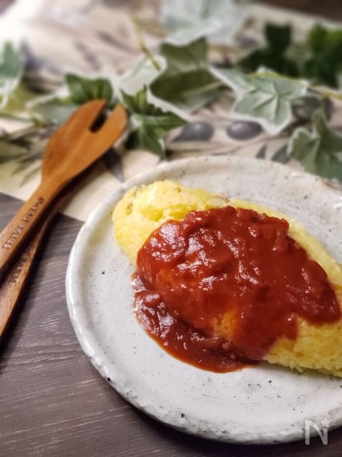 お弁当に😝 おたまミニオムライス🍳, レシピはこちら：https:bit.ly 2MQTAn4,💕便利なTastemadeアプリもあるよ💕, レシピの検索・保存が簡単に！ぜひダウンロードしてね👇,http:link.tastemade.com HE7m d2aVuOUmoATastemade JapanFacebook