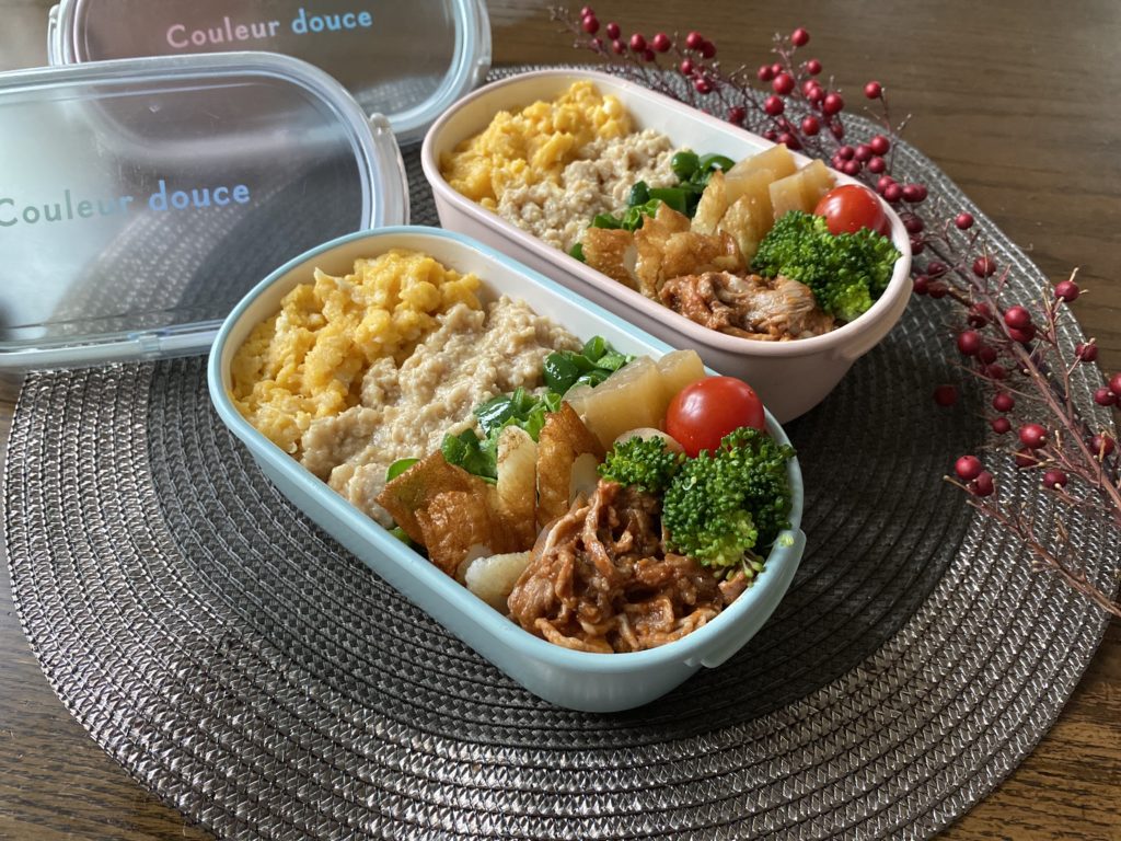 お弁当作り 学童・幼稚園のニコちゃんそぼろ弁当。レンチンで時短簡単