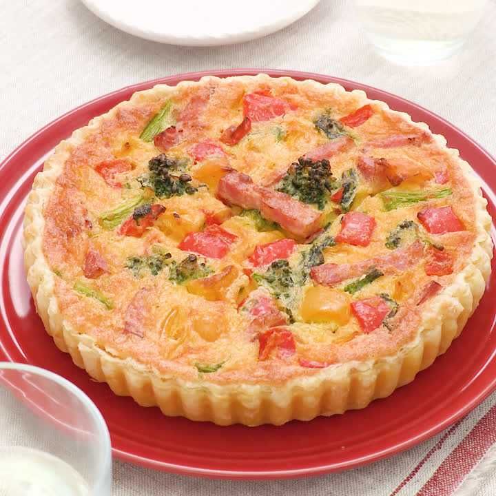 スタバの人気メニューを再現！「ベーコンとほうれん草のキッシュ」の作り方フーディストノート