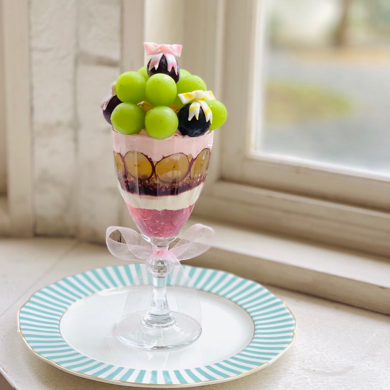 シャインマスカット Sweets Collection」 宝石のように輝くシャインマスカットを贅沢に使用した新商品が6種登場! -アニヴェルセルカフェみなとみらい横浜にて9月26日 木 から11月28日 木 までの期間限定- 話題の情報が満載！横浜みなとみらい21公式ウェブサイト