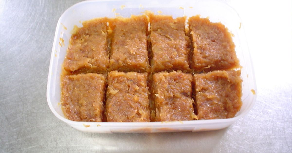 飴色玉ねぎを作る🤭, 頑張った感あり, ・, 自己満足のリール動画でごめんなさい🙇‍♀️, ・, 飴色玉ねぎは,レンジや冷凍や蒸し煮で作る方法もあるけど, 普通にフライパンでじっくり炒めたよ, ・, 飴色玉ねぎを使って,豚肉の白ワイン煮とオニオングラタンスープ, 美味しくできたよ🙌, ・, タマネギを炒める時は,玉ねぎの色がついてない時はゆっくり炒める感じ、時々へらを動かす,