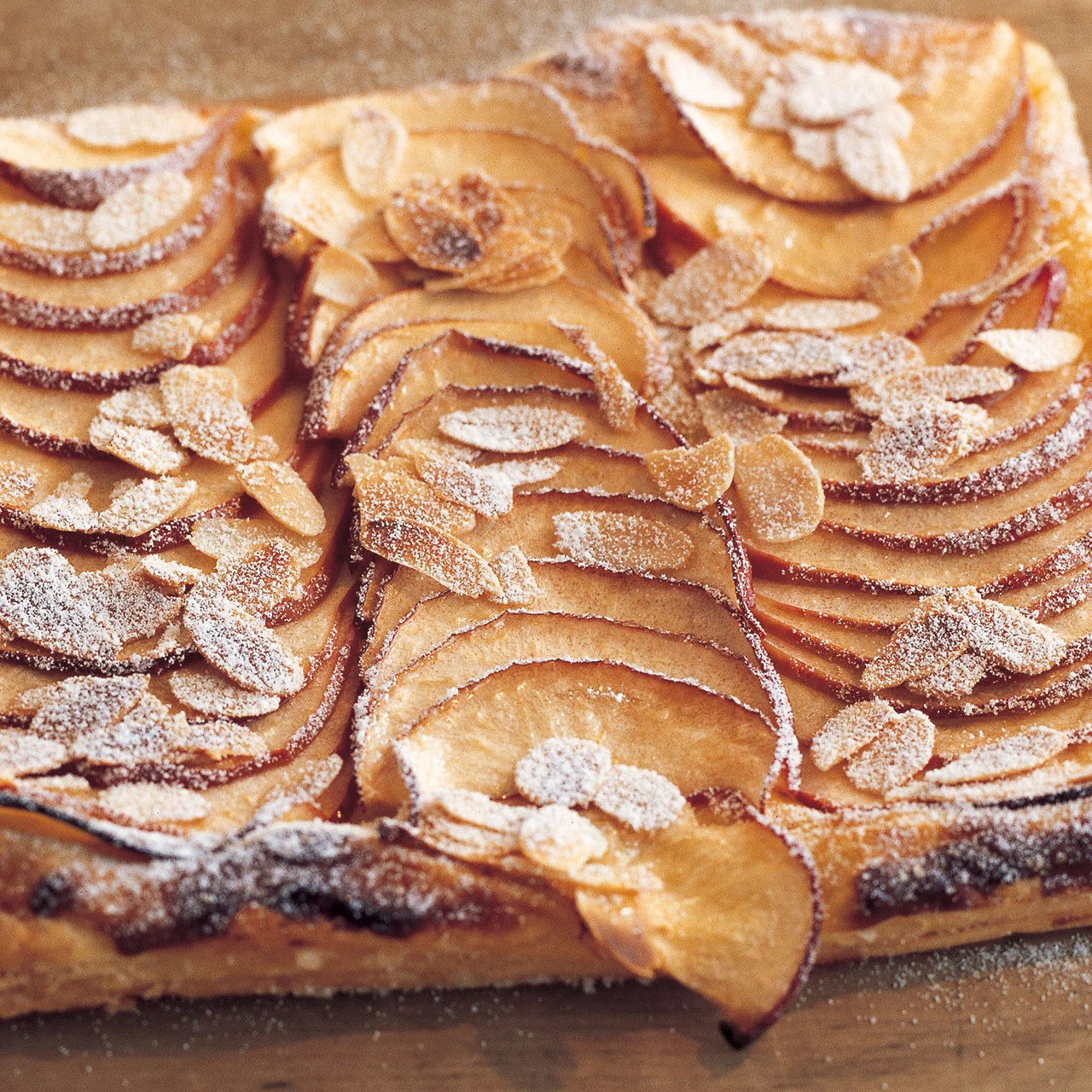 青森県産りんご使用！ カスタード入りアップルパイ 青ポム 8個入り 青森窯