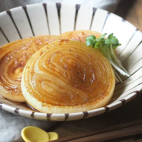 人気おすすめの玉ねぎレシピ140選！おかず・サラダ・おつまみ・汁物など一挙紹介！サンキュ