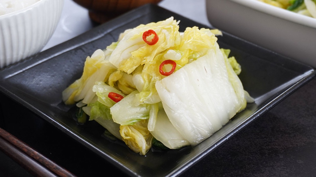 野菜ひとつ 塩昆布で白菜の浅漬けクラシル