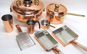 使うほどに育つ道具。釜浅商店×山田工業所の「鉄打出しフライパン」キナリノ