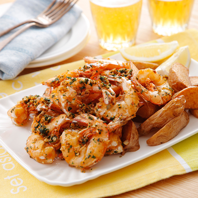 ソースが絶品・殻付背開きエビの白ワイン蒸し焼き