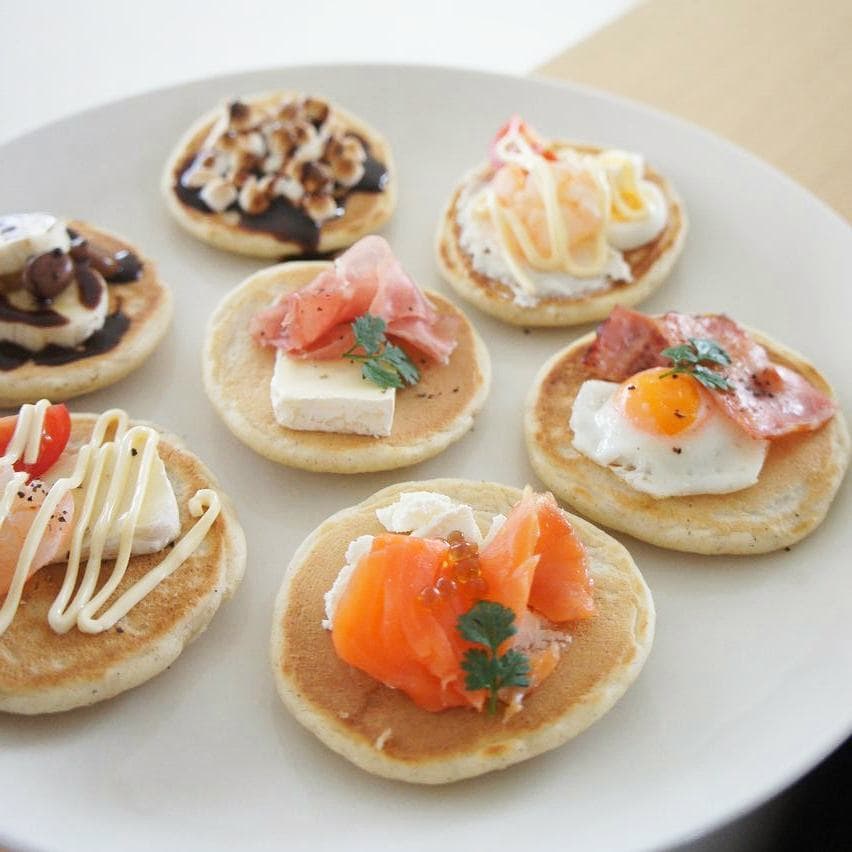 いちごのデコレーションホットケーキ