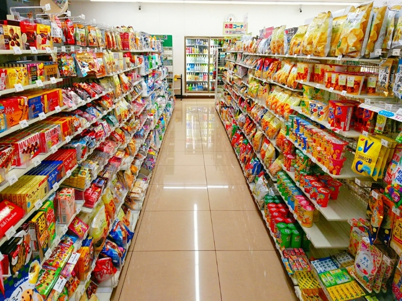 おやつ管理をスムーズに♡見た目もよく機能的なお菓子収納 RoomClip mag