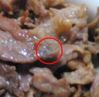 生協の国産冷凍バラ肉を茹でた所、黒い斑点が現れました。縁に黒い部分もあ- Yahoo!知恵袋