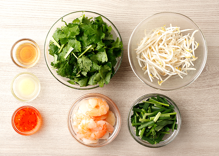 マツノブデリパクチーと金柑と蒸し鶏のサラダ @kawabe.farm 川辺農園さんのパクチーと今は宮崎県産の金柑。 ナンプラーベースのドレッシングで。Instagram