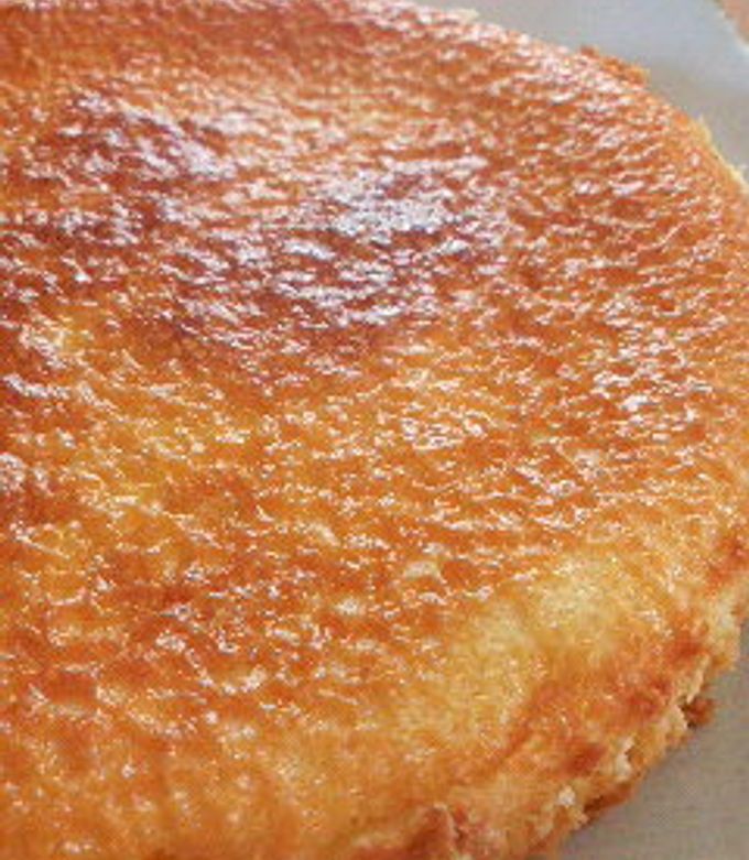 スライスチーズで作る❗️スフレチーズケーキ😋 パンにのせて朝食や、サンドウィッチにぴったりのスライスチーズですが、チーズケーキも作れちゃうって、知ってましたか？ 週末に、手作りチーズケーキでティータイムを楽しんでみませんか✨ 雪印メグミルクのお