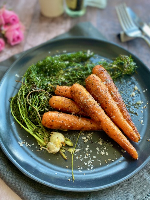 1 6サイズミニチュア野菜 葉付き人参 - ミニチュアフード ガンモのお部屋minne byGMOペパボ国内最大級のハンドメイド・手作り通販サイト