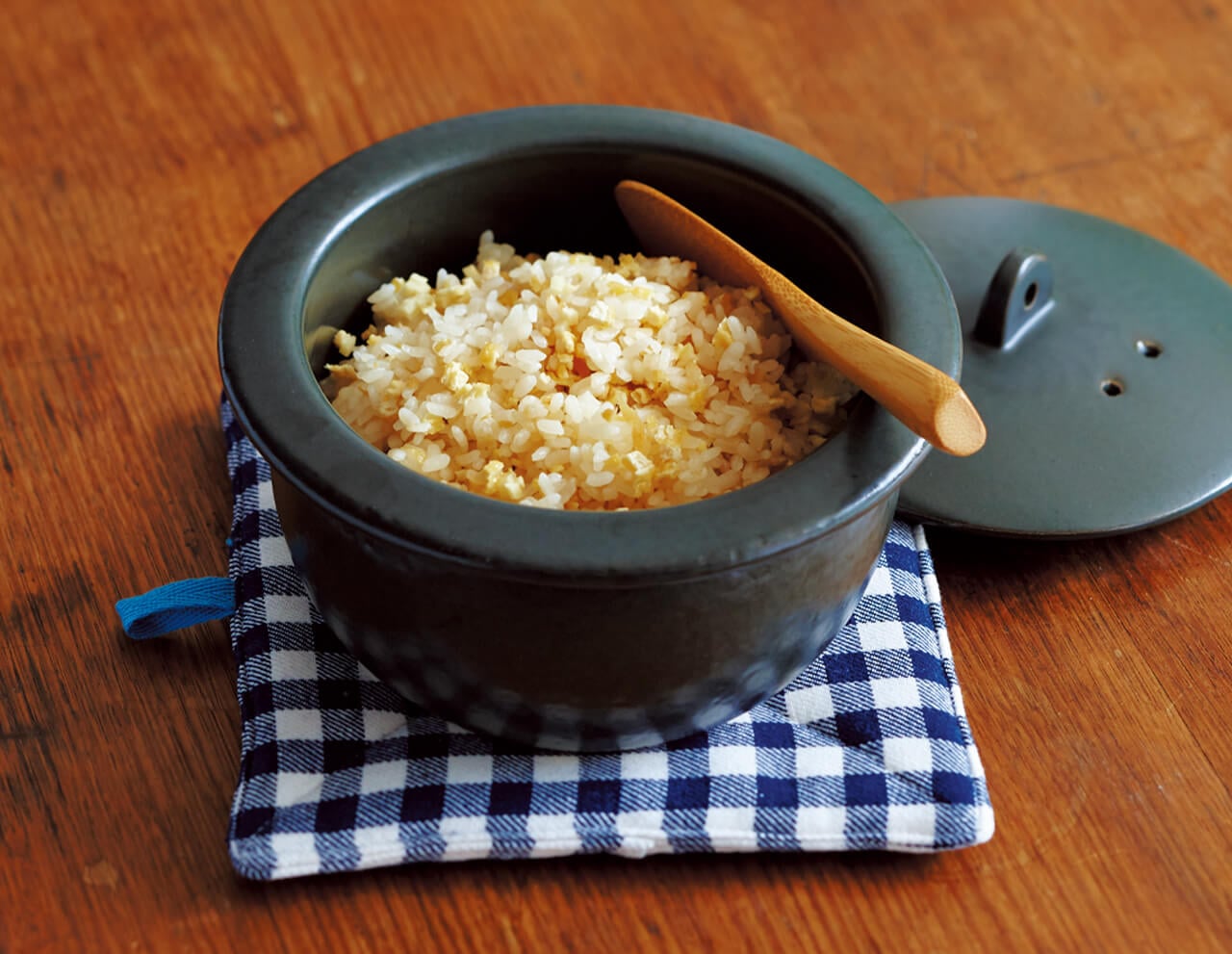 ひとり暮らし歴4年の栗原はるみさん。「寂しさに負けそうになったらキッチンに」 『栗原はるみ2023年10月号』BOOKウォッチ