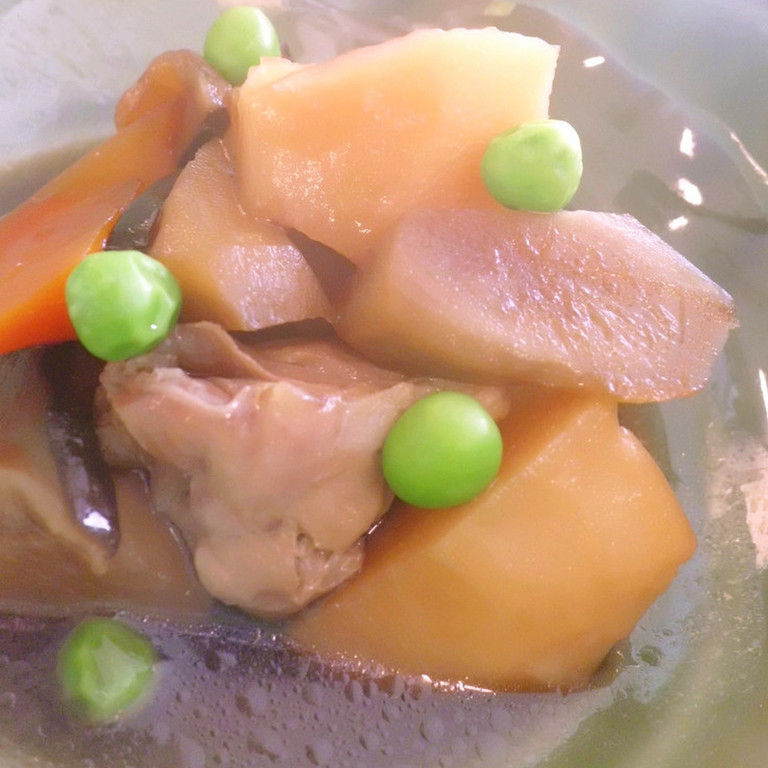 栄養士さんの夕飯づくり 筑前煮献立 編 @miekos_kitchen ←他の投稿はコチラ 美味しく健康的に食べるコツ 和食編------------------------------ 和食って健康的なイメージあるんだけど どうしても塩分が高めになっちゃう。脂質は抑えられるんだけどね？ 夏場は汗