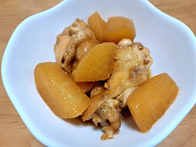 手羽先と大根の黒酢煮