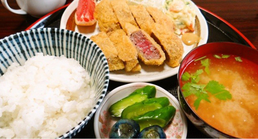 米沢まちなかぶらっとランチマップ - ナセBA・米沢駅西口周辺の飲食店を米沢市内の学生が調査しました