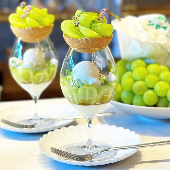 季節のコースとシャインマスカットスイーツメニューむさしの森珈琲すかいらーくグループ