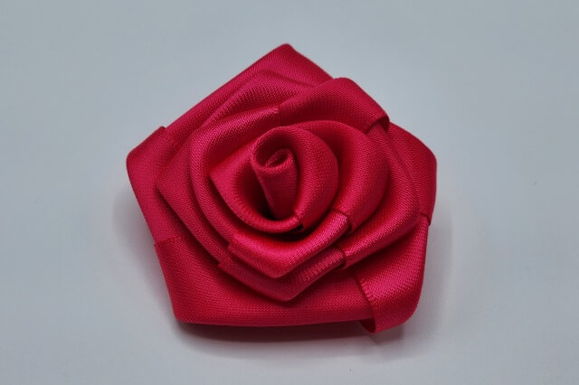 花の折り紙 1枚で折れる立体的な薔薇 バラ・ばら の簡単な作り方～How to make an easy origami rose～