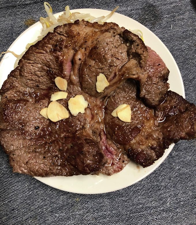 ラム肩ロースの簡単オーブン焼きレシピホールミート：肉好きのあなたへ