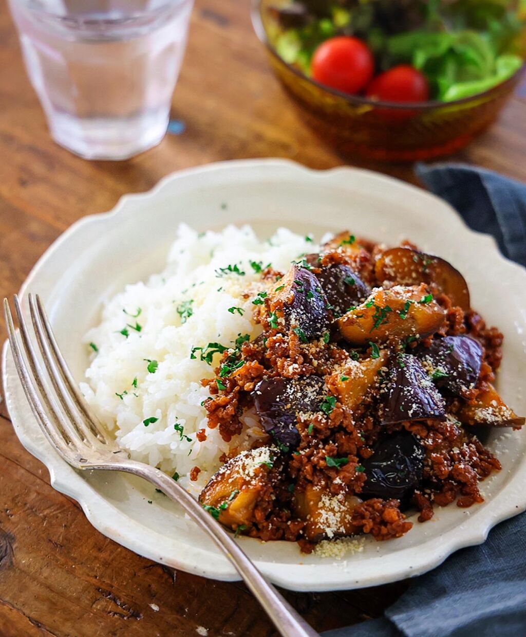 なすとひき肉の甘みそ丼