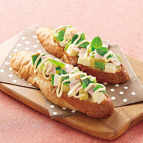 サーモンアボカドのタルティーヌ