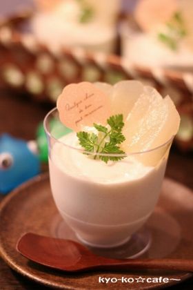 梨のグラスデザートを作ってみました。コンポートと生とゼリー、違う食感が楽しい。 ⁡梨グラスフルーツスイーツパフェ自家製果物夏おうち時間おやつPearGlassFruitSweetsParfaitHomemadeonthetablefoodporninstafoodPR