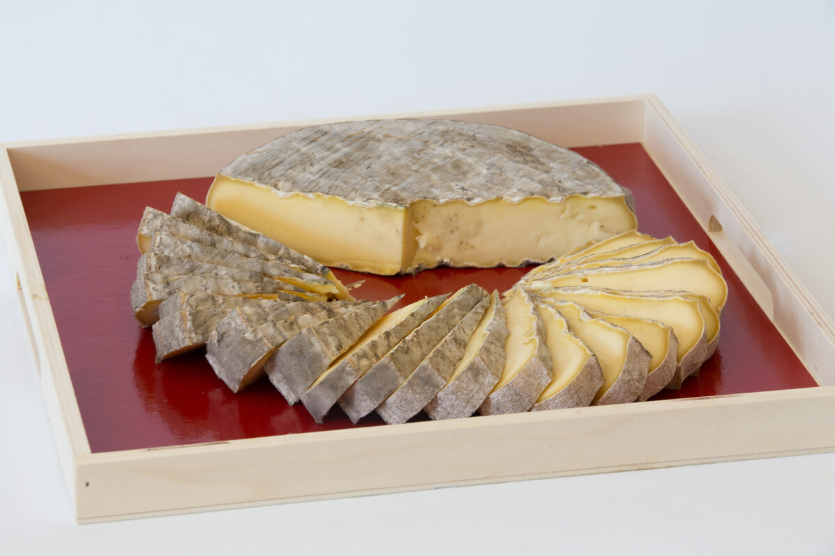 フランス世界遺産観光！ロカマドゥールのお土産３選チーズ、クルミ製品他世界のあれこれ