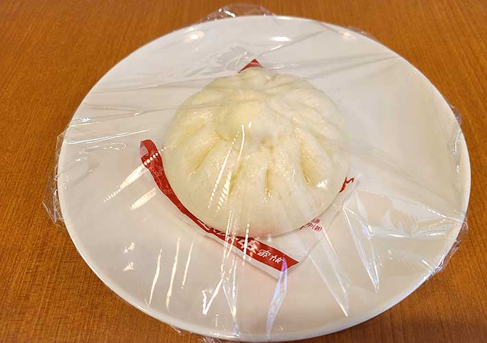 💡市販の肉まんでも使える！美味しくなる肉まんの温め方 今日は電子レンジで温める簡単な方法をお伝えいたします！ 一番重要なのは 『自然解凍』してから温めてください。冷凍の場合①袋に切れ目を入れる ②５００ｗで約１分20秒温めてください。 ③お好みの温かさに