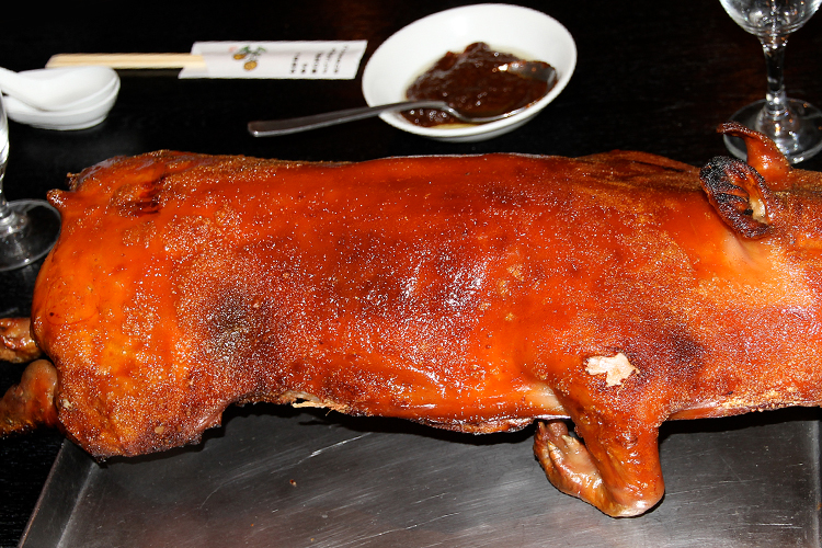 楽天市場 ボンレスラムレッグ 送料無料 仔羊 羊 モモ肉 腿肉 キャンプ 丸焼き 直火焼き 焼肉 BBQ ロースト ラム ラム ラムレッグジンギスカン ラム肉 モモステーキ、ランプステーキ、シンシンや内モモ、レッグのロースト 焼肉 な : 北海道BBQ食材通販かねかん竹内