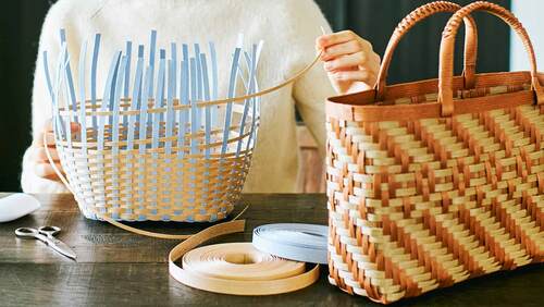 YouTube更新クラフトバンドキット第2弾 「簡単小さいかご」の動画を配信しました。 牛乳パックを使って工程数を少なくするなどやり易くなっています。ぜひ動画も見てください。 ショップで販売も始めます。クラフトバンド編み方紹介YouTubeエコクラフト紙