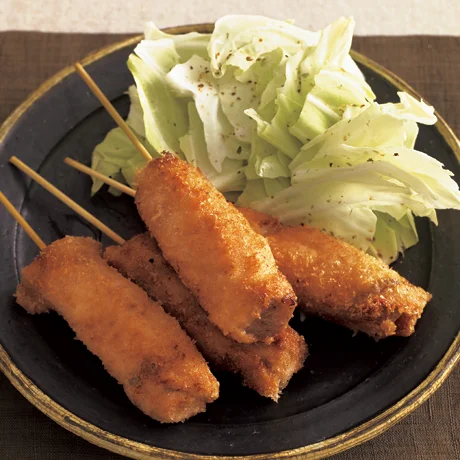 おうちでもアウトドアでも！みんなでワイワイ、揚げたてサクサクの串揚げを楽しもうおうちごはん