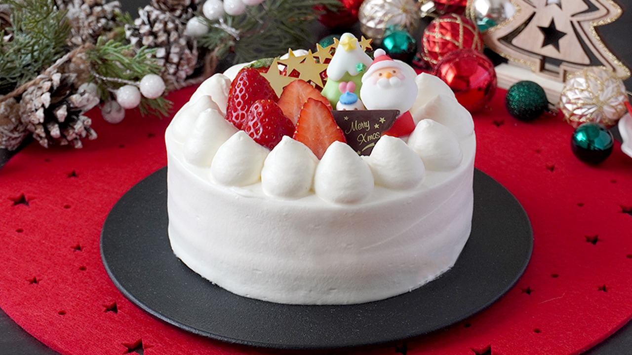 手作りイチゴシロップケーキ