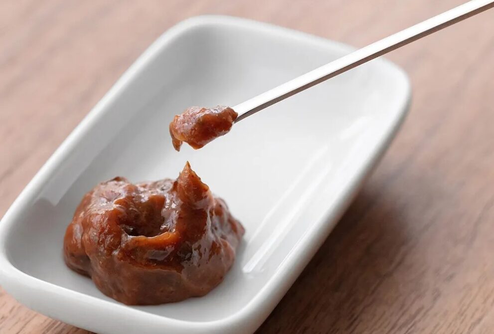 糸こんにゃく 白たき の下ゆで方法と理由 ゆでこぼし とは煮物レシピと調味料の割合