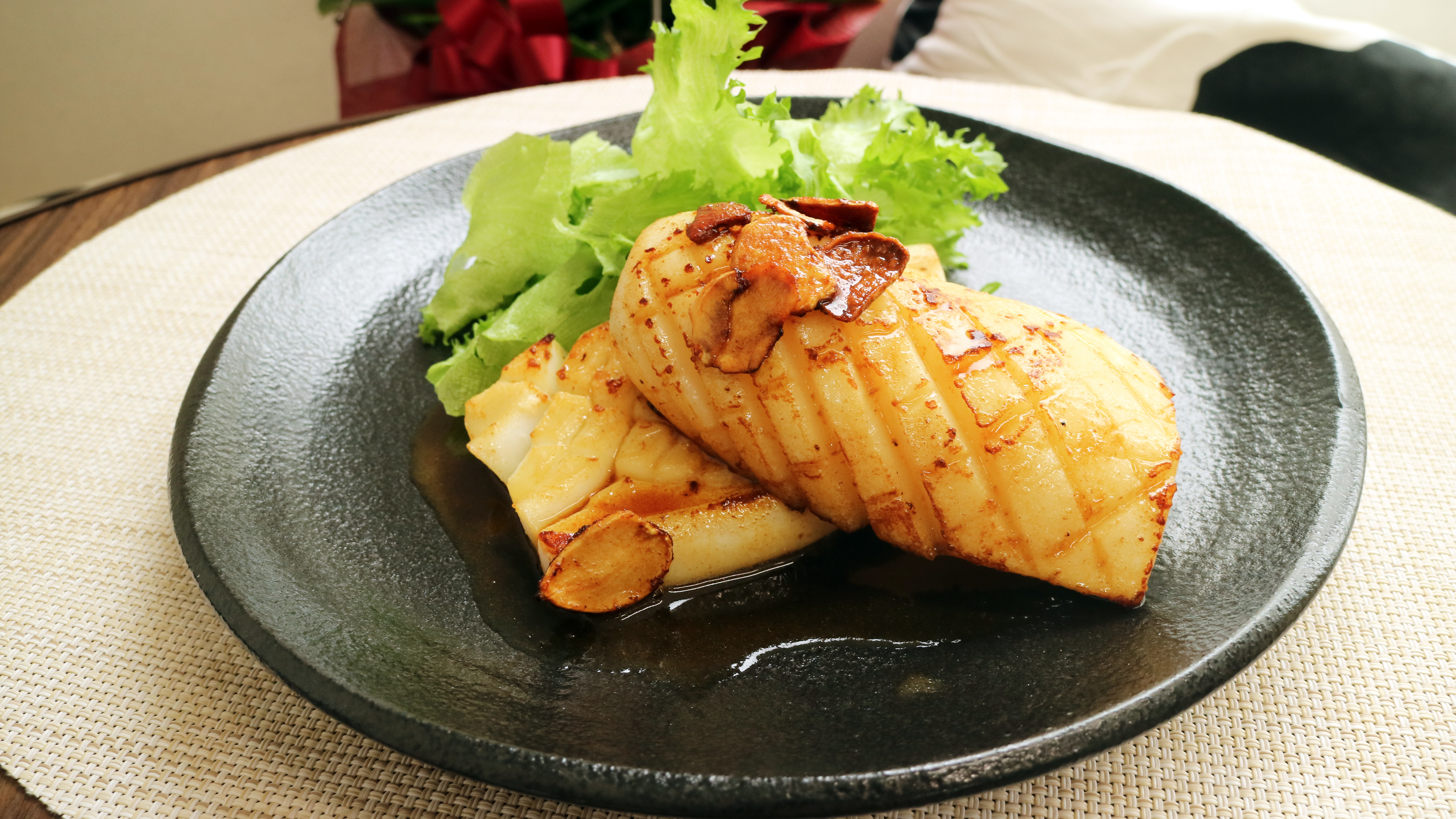 冷凍鹿の子イカでイカのバター醤油ステーキめぐばぁばの手料理＆ボーダーコリームギ