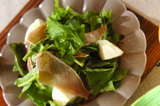 生ハムとルッコラのサラダレシピピエトロ - 美味しいドレッシングとパスタを